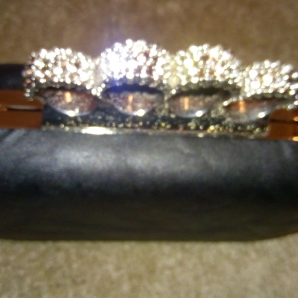 Purse - Picture 3 of 4